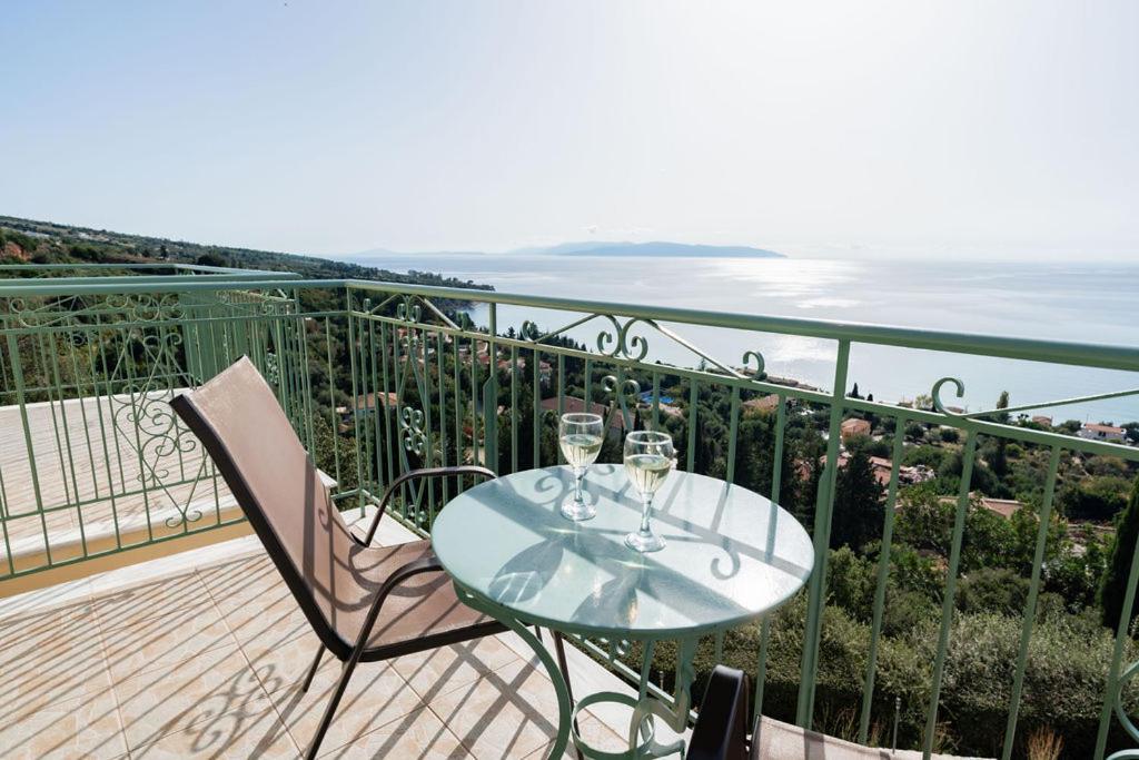 Eagle'S Nest Appartement Lourdata  Buitenkant foto